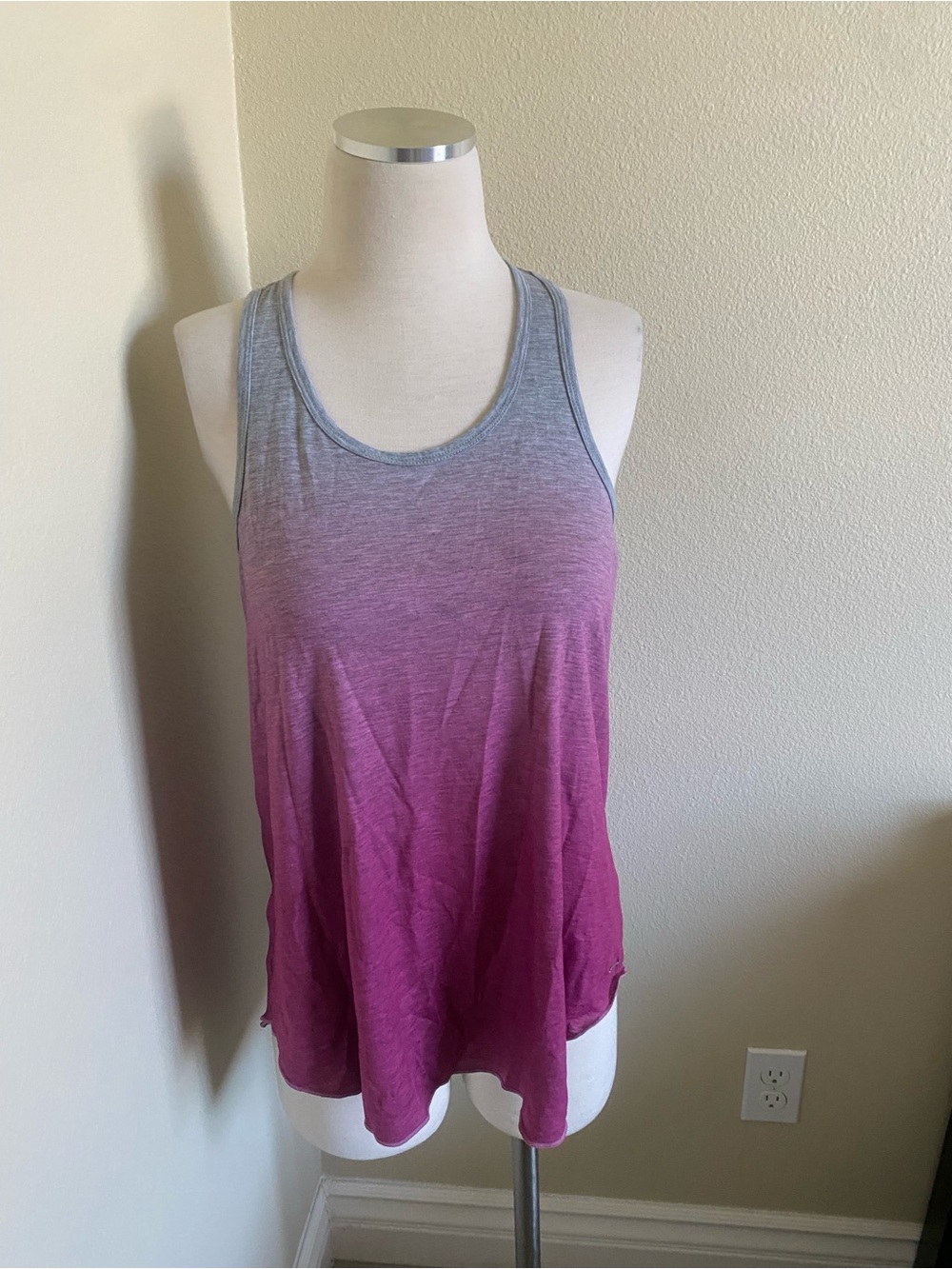 Mondetta Ombre Gray to Magenta Sleeveless Tank